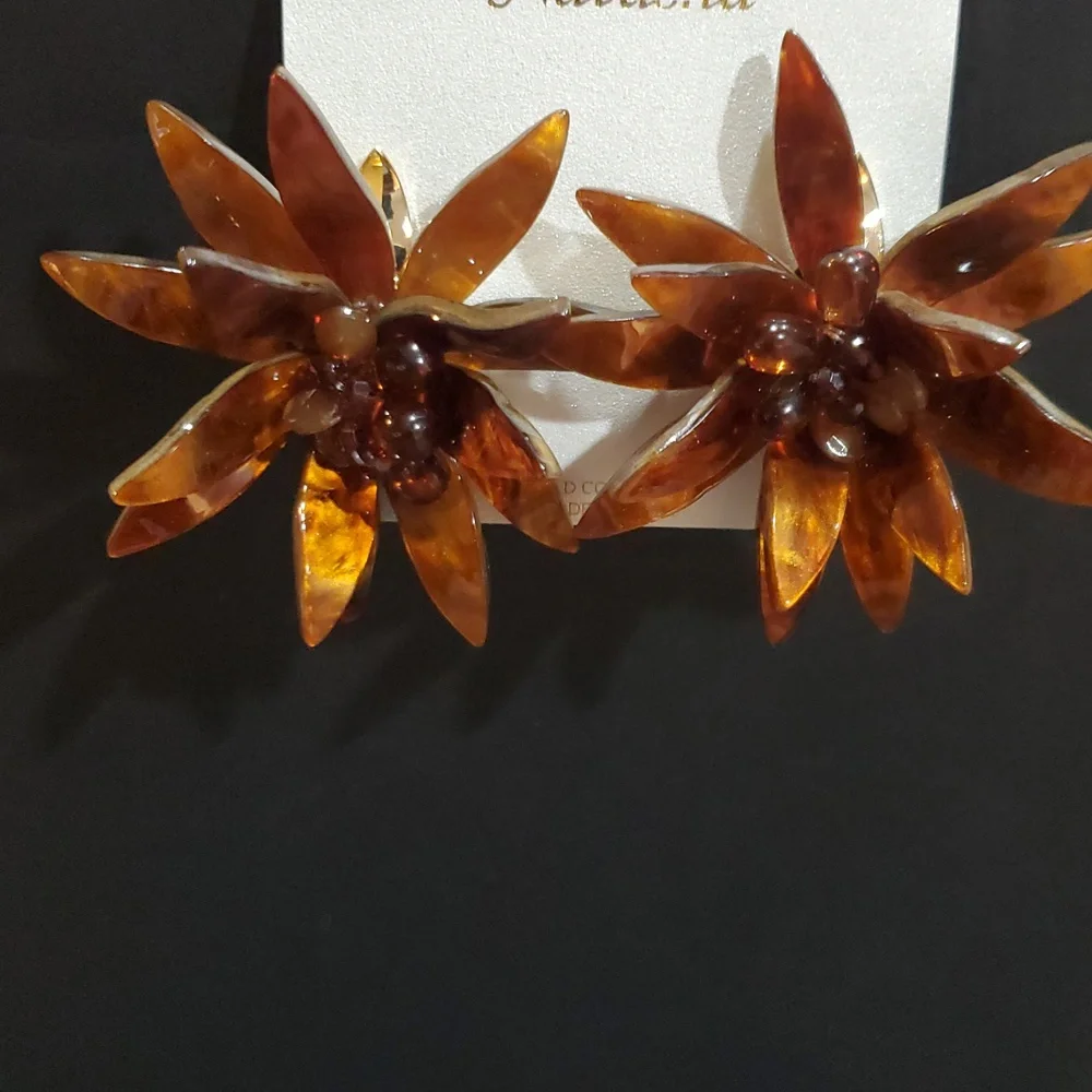 Natasha couture oversized dahlia Flower brown amber‎ look centerburst earrings